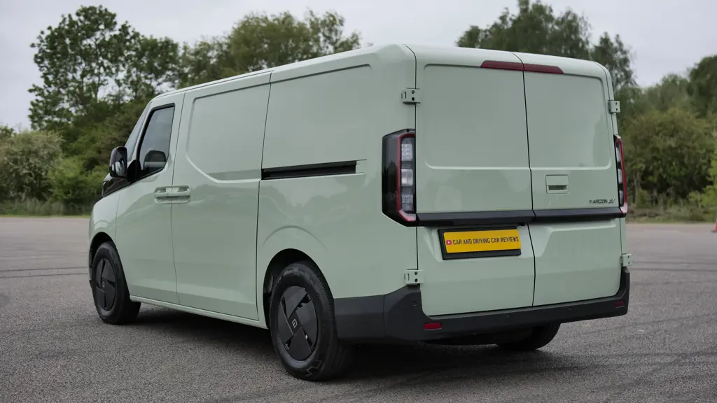Farizon Sv L3 Electric 170KW 83 KWH H3 Van Auto
