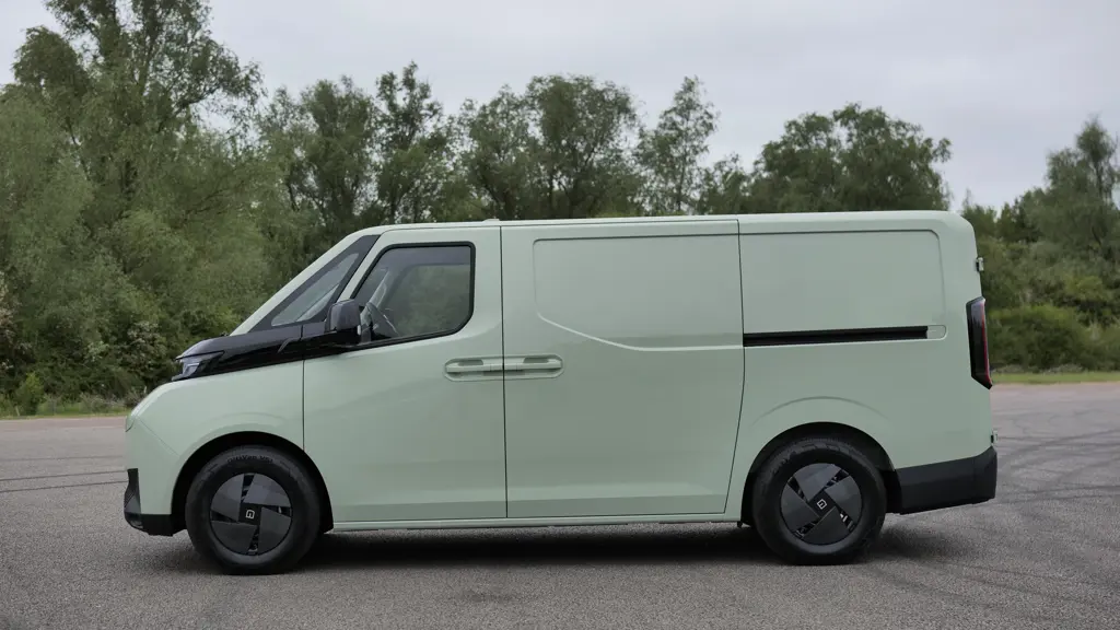 Farizon Sv L3 Electric 170KW 83 KWH H3 Van Auto