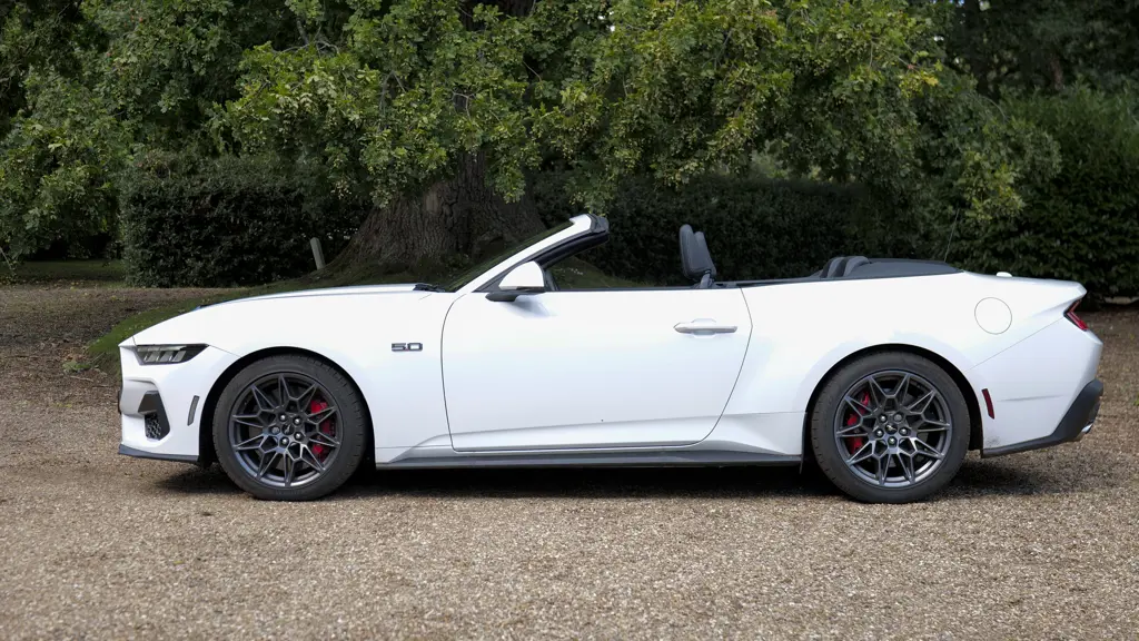 Ford Mustang 5.0 V8 GT 2dr Auto