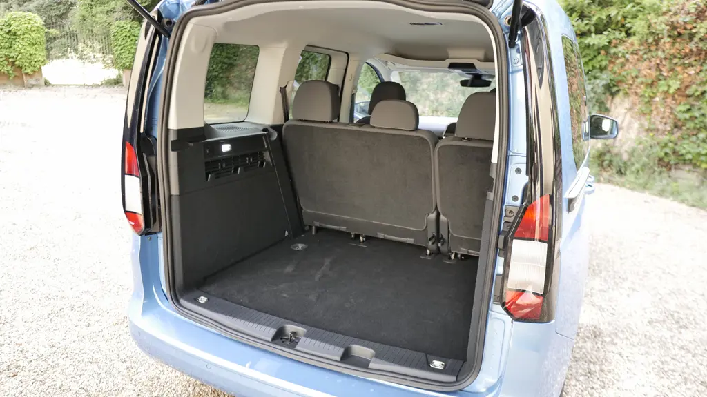 Ford Tourneo Connect 2.0 EcoBlue Titanium 5dr Auto