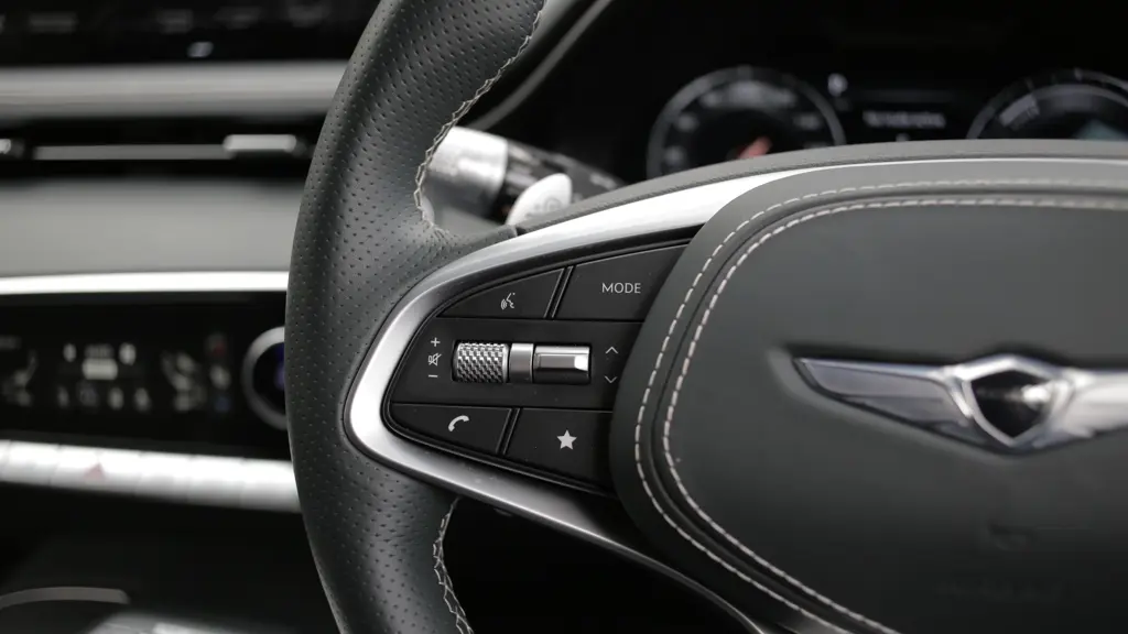 Genesis GV70 2.2D 201 Luxury 5dr Auto AWD