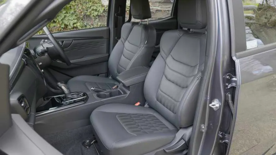 Isuzu D-MAX Electric 140KW 67KWH Ev-Cross Double CAB Pickup 4X4 Auto