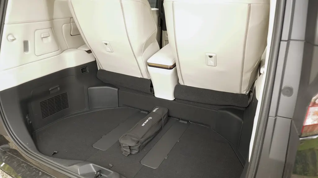 Lexus Lm 350h 2.5 5dr E-CVT