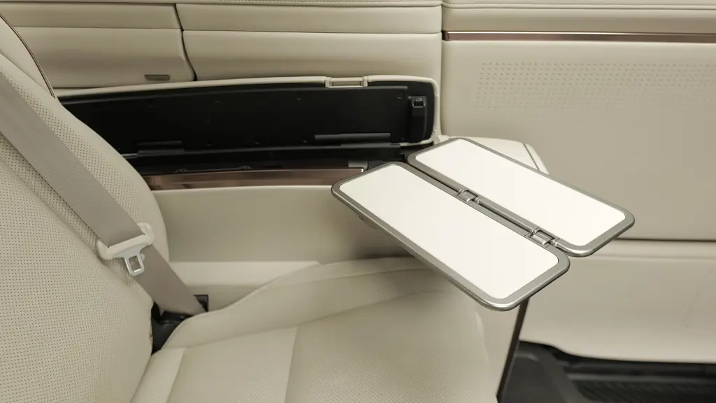 Lexus Lm 350h 2.5 5dr E-CVT