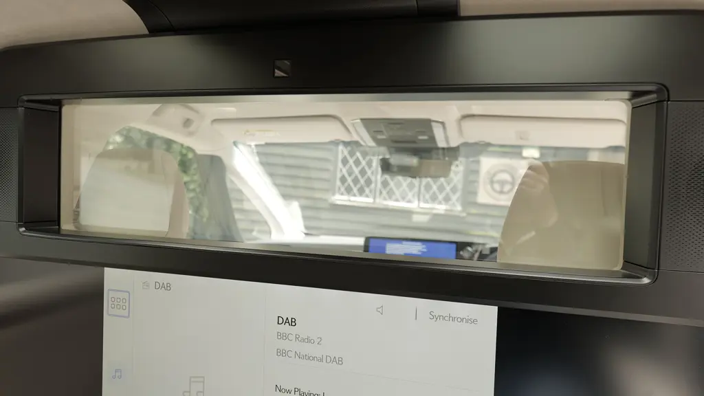 Lexus Lm 350h 2.5 5dr E-CVT