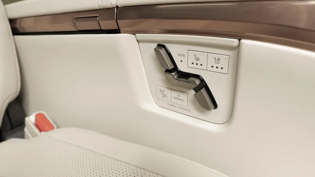 Lexus Lm 350h 2.5 5dr E-CVT