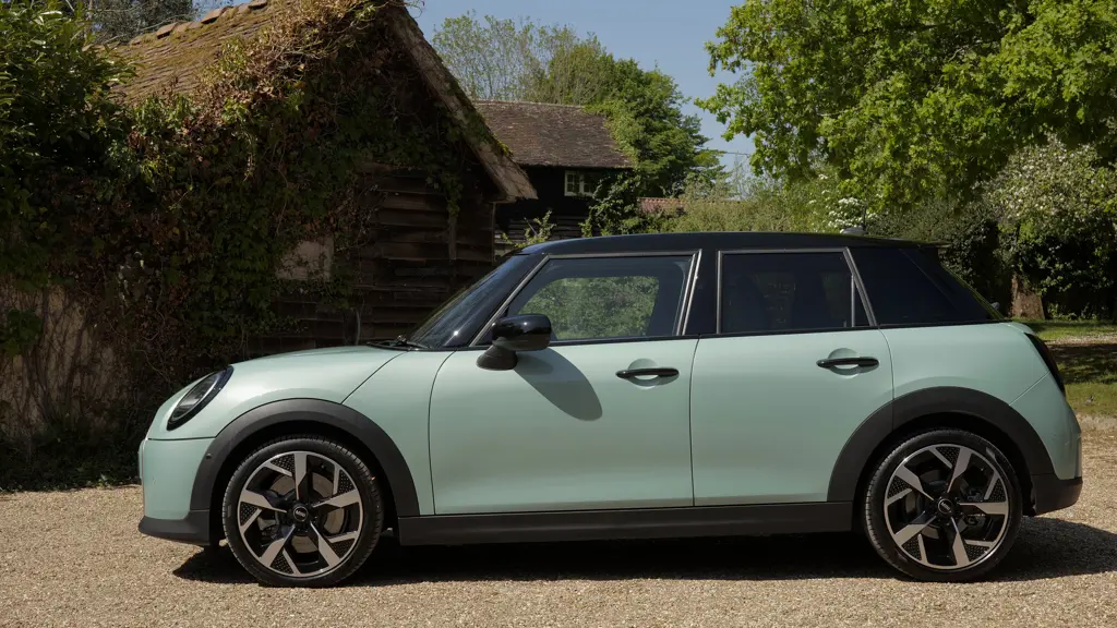 MINI Cooper 2.0 S Exclusive 5dr Auto