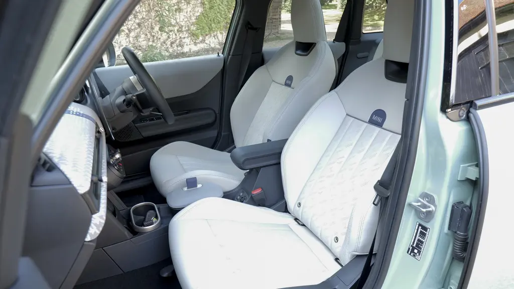 MINI Cooper 1.5 C Exclusive 3dr Auto