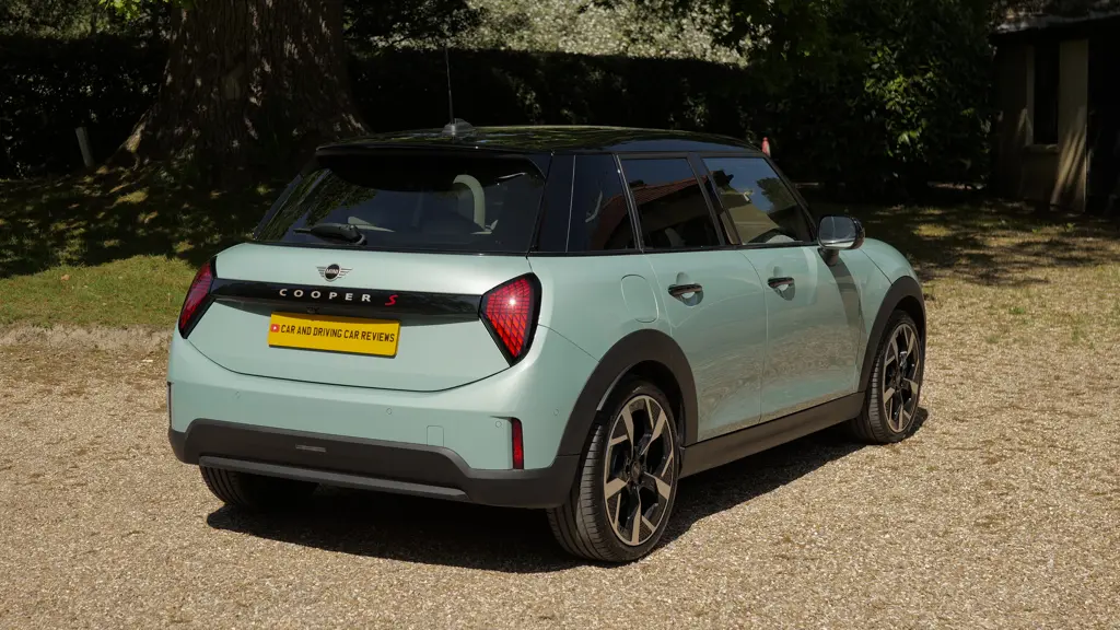 MINI Cooper 1.5 C Exclusive 3dr Auto