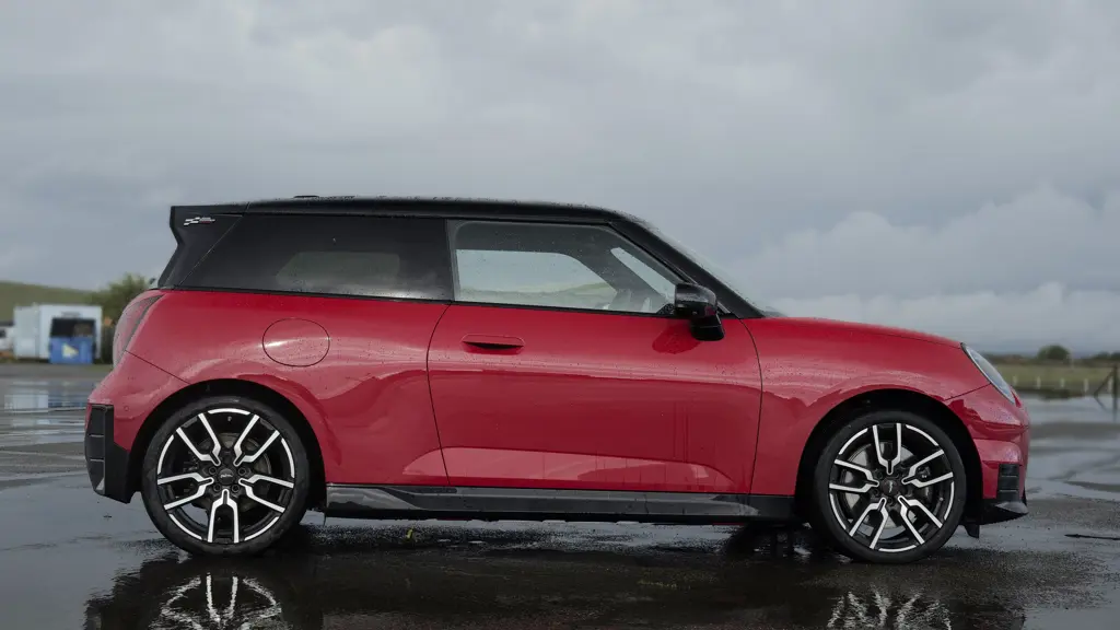 MINI Cooper 190kW John Cooper Works Level 3 54kWh 3dr Auto