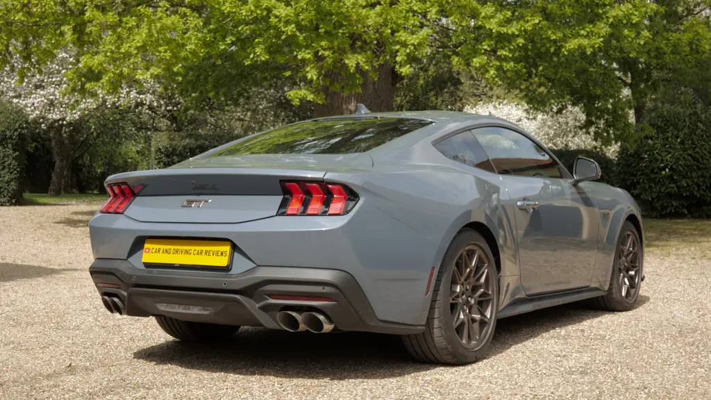 Ford Mustang 5.0 V8 Dark Horse 2dr Auto