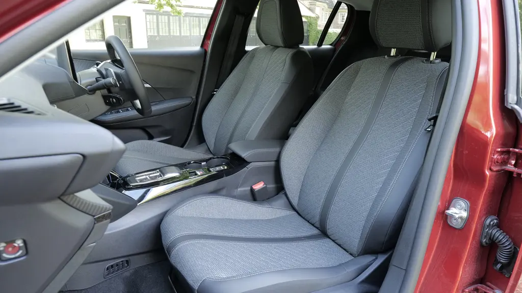 Peugeot 208 1.2 Hybrid 145 GT Premium 5dr e-DSC6