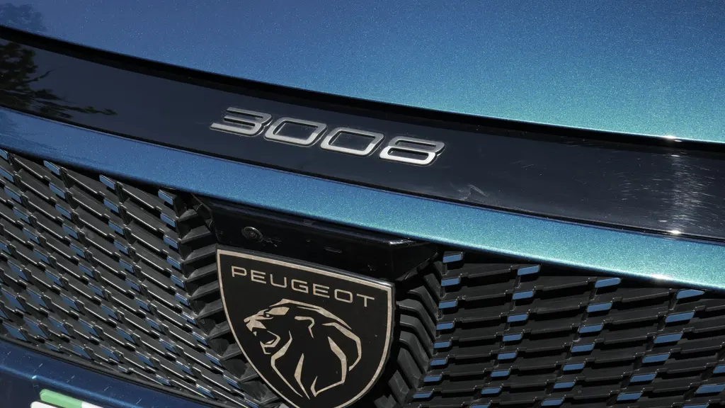 Peugeot 3008 1.2 Hybrid 145 GT Premium 5dr e-DSC6