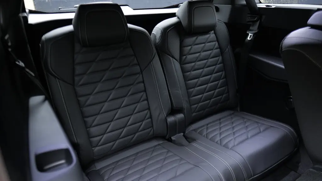 Peugeot 5008 1.2 Hybrid 145 GT Premium 5dr e-DSC6