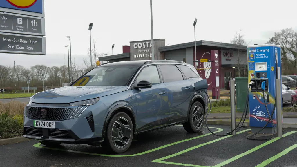 Peugeot 5008 1.2 Hybrid 145 GT Premium 5dr e-DSC6