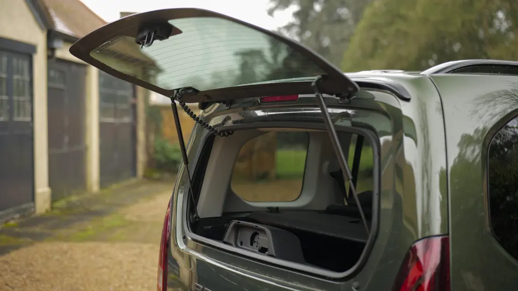 Peugeot Rifter 100kW Allure 52kWh 5dr Auto