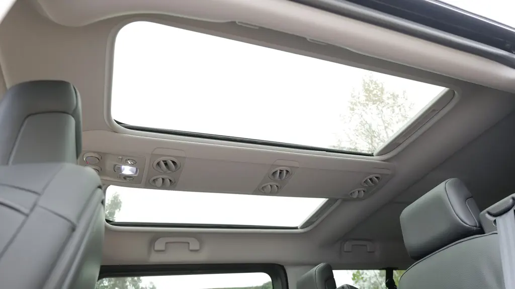 Peugeot Traveller 100kW Combi Standard 9 Seat 75kWh 5dr Auto