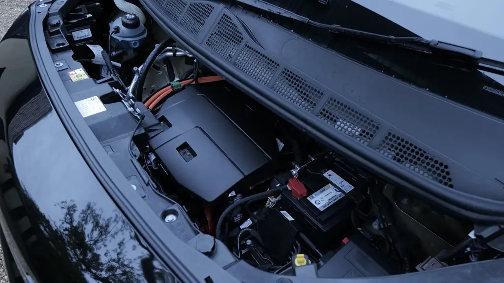 Peugeot Traveller 100kW Combi Standard 9 Seat 75kWh 5dr Auto