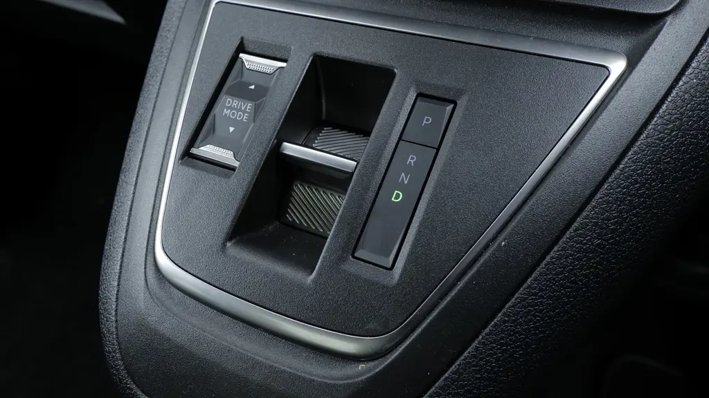 Peugeot Traveller 100kW Combi Standard 9 Seat 75kWh 5dr Auto