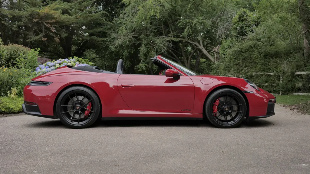 Porsche 911 S 2dr PDK