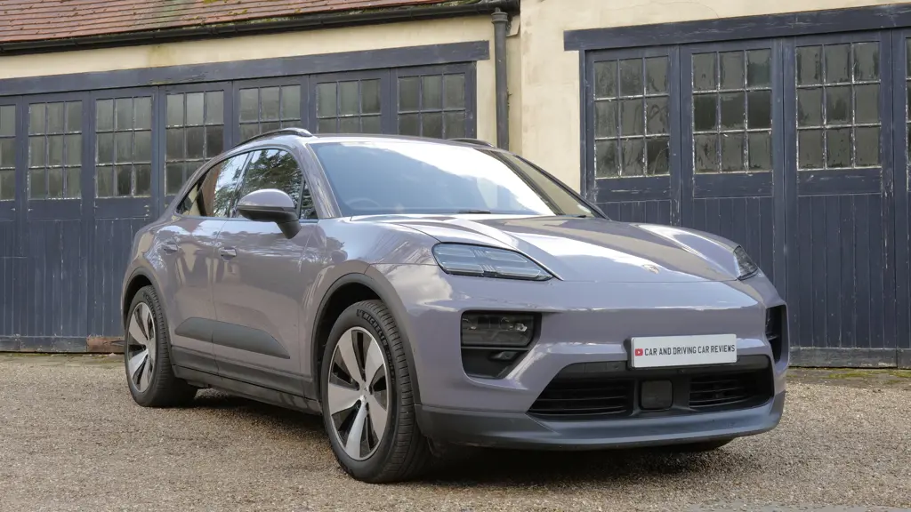 Porsche Macan 300kW 4 100kWh 5dr Auto Lux Pack