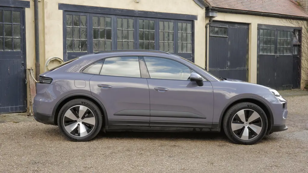 Porsche Macan 300kW 4 100kWh 5dr Auto Lux Pack