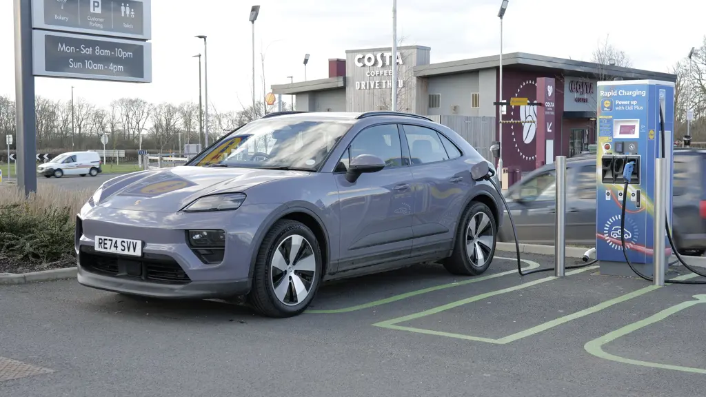 Porsche Macan 300kW 4 100kWh 5dr Auto Lux Pack