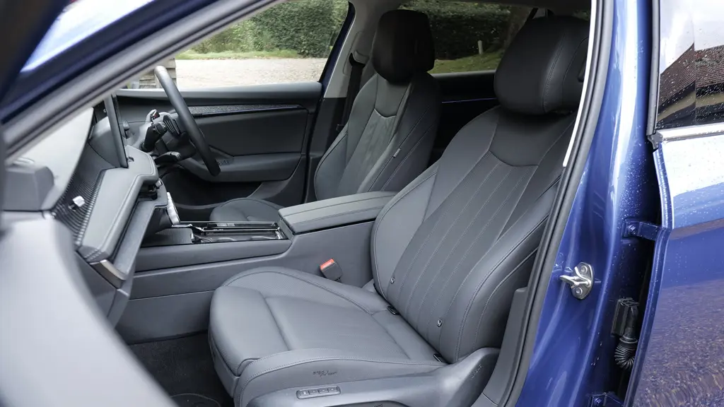 Skoda Superb 2.0 TDI 193 Laurin + Klement 4X4 5dr DSG