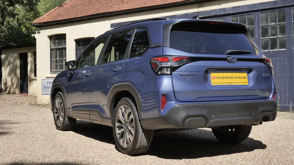 Subaru Forester 2.0i e-Boxer Touring 5dr Lineartronic