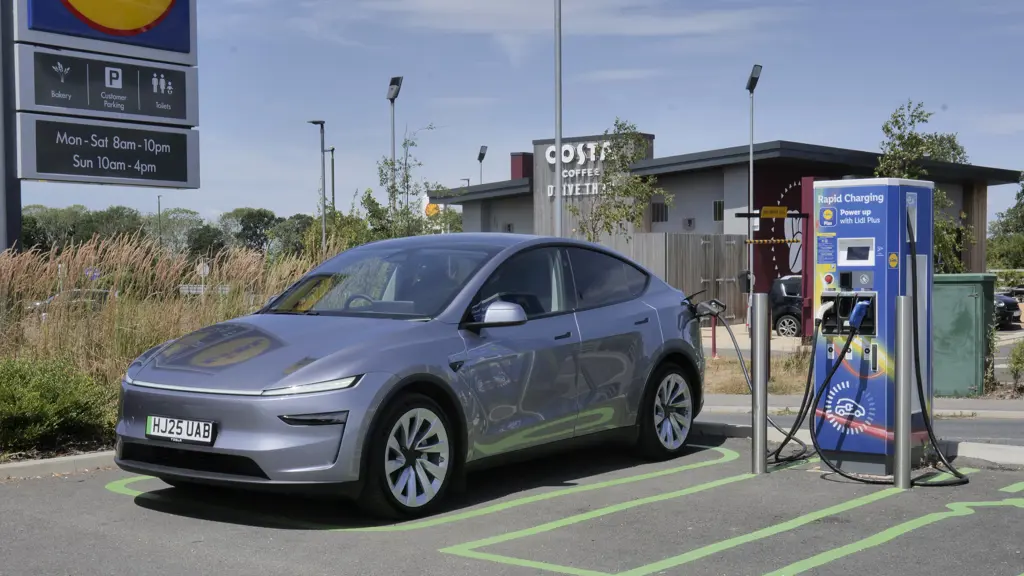 Tesla Model Y Long Range AWD 85kWh 5dr Auto