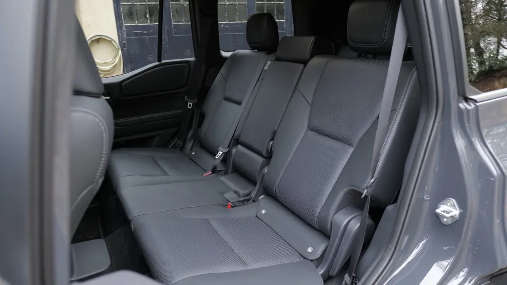 Toyota Land Cruiser 2.8 D-4D 204 Invincible 5dr Auto 7 Seat