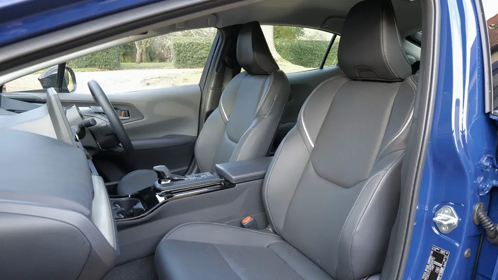 Toyota Prius 2.0 PHEV Design 5dr CVT