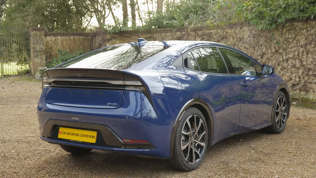 Toyota Prius 2.0 PHEV Design 5dr CVT