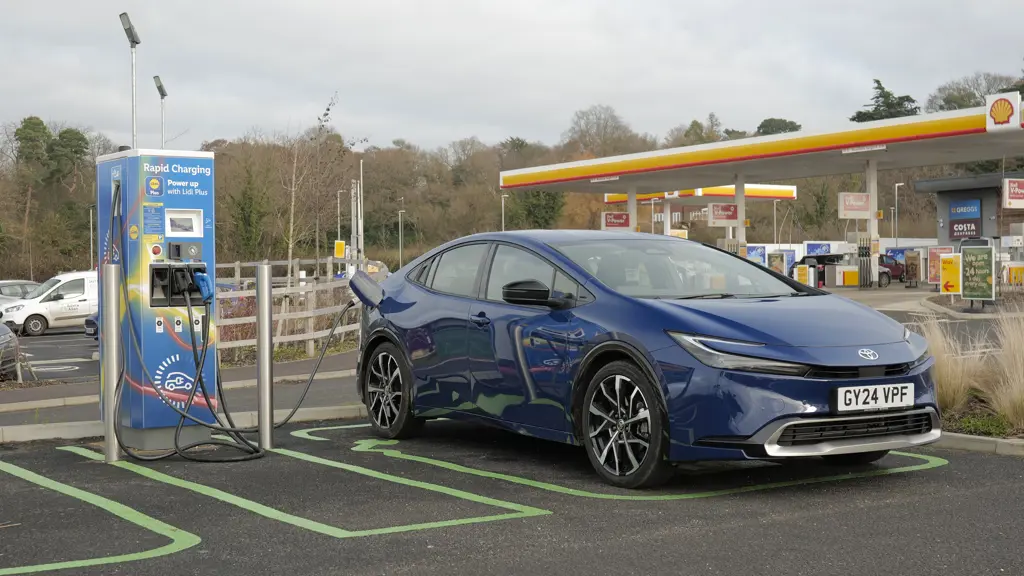 Toyota Prius 2.0 PHEV Design 5dr CVT