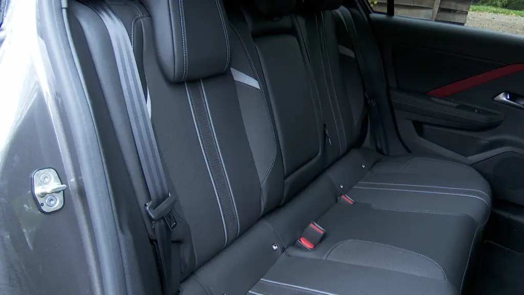 Vauxhall Astra 115kW Ultimate 54kWh 5dr Auto