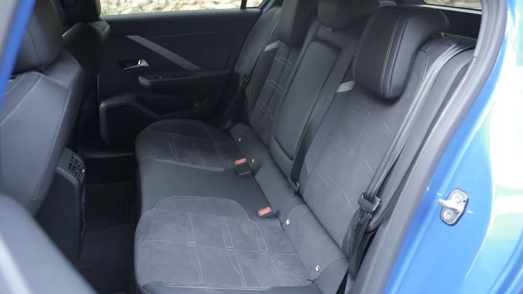 Vauxhall Astra 115kW Griffin Tech Pack 54kWh 5dr Auto