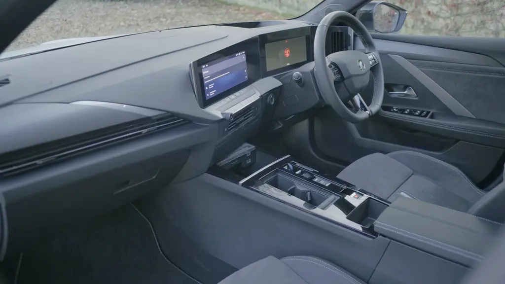 Vauxhall Astra 1.6 Plug-in Hybrid GSe 5dr e-DCT7