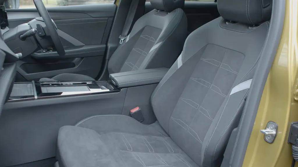 Vauxhall Astra 1.6 Plug-in Hybrid 195 Ultimate 5dr e-DCT7