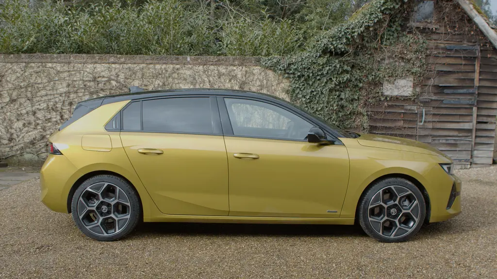 Vauxhall Astra 1.6 Plug-in Hybrid 195 Ultimate 5dr e-DCT7