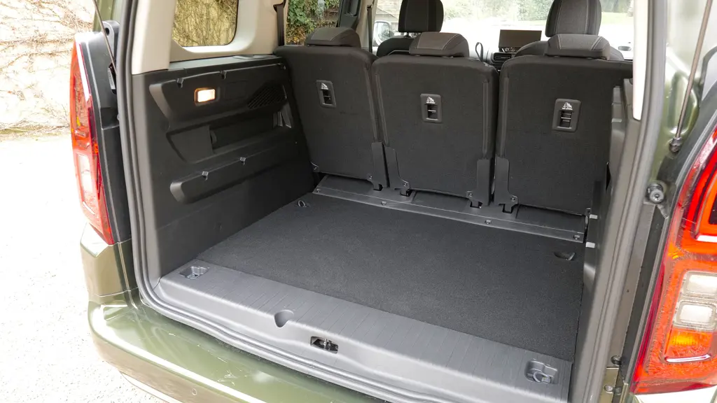 Vauxhall Combo Life 100kW Design XL 52kWh 5dr Auto 7 Seat