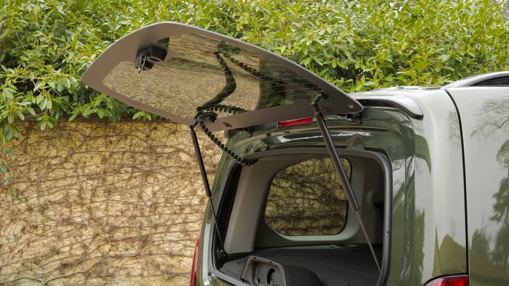 Vauxhall Combo Life 100kW Design XL 52kWh 5dr Auto 7 Seat