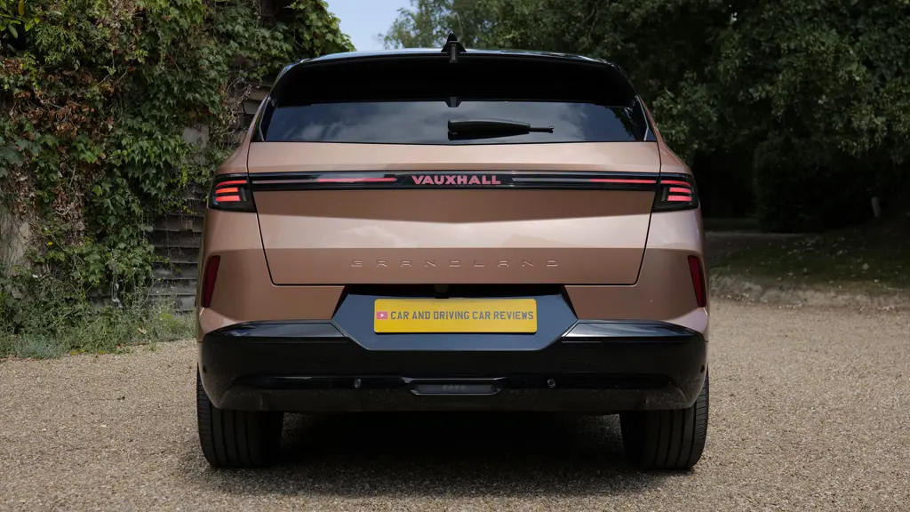 Vauxhall Grandland 157kW GS 73kWh 5dr Auto