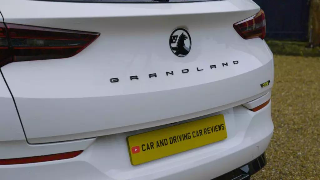 Vauxhall Grandland 1.6 Plug-in Hybrid 300 4X4 GSe 5dr Auto