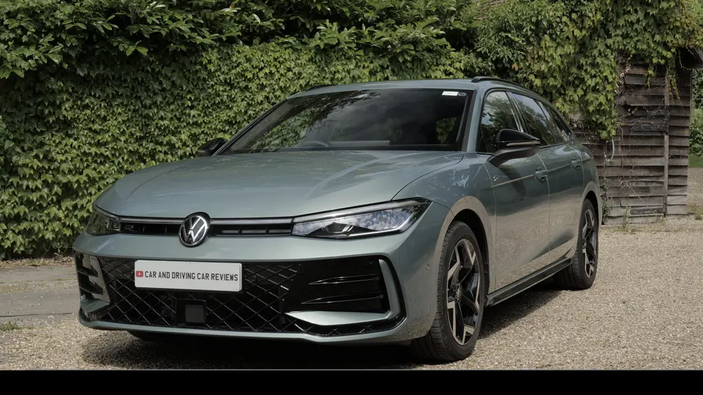 Volkswagen Passat 1.5 eTSI R-Line 5dr DSG