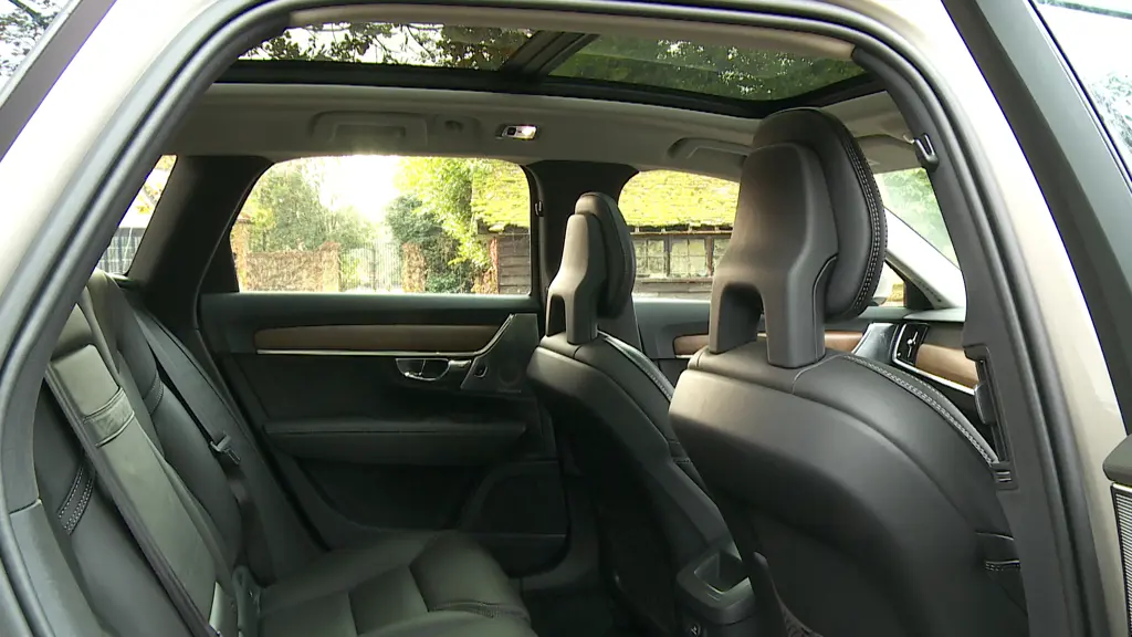 Volvo V90 2.0 B4D Plus Dark 5dr Auto